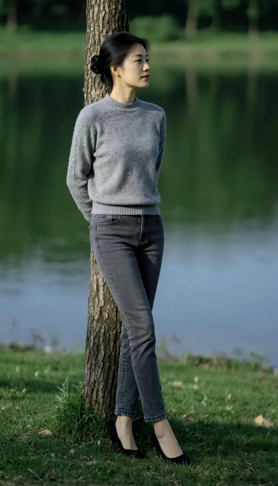 不管多大年龄，人最美的还是身材，要保持年轻，就要管住嘴，迈开腿。