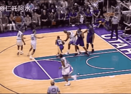 NBA历史扣篮王和实战扣篮王的单臂大风车差距有多大？可能是CBA和NBA的区别！