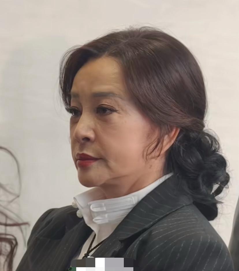 说句真的，就刘晓庆这状态，我是真羡慕了。就别说她已经70多岁了，就是很多50岁的