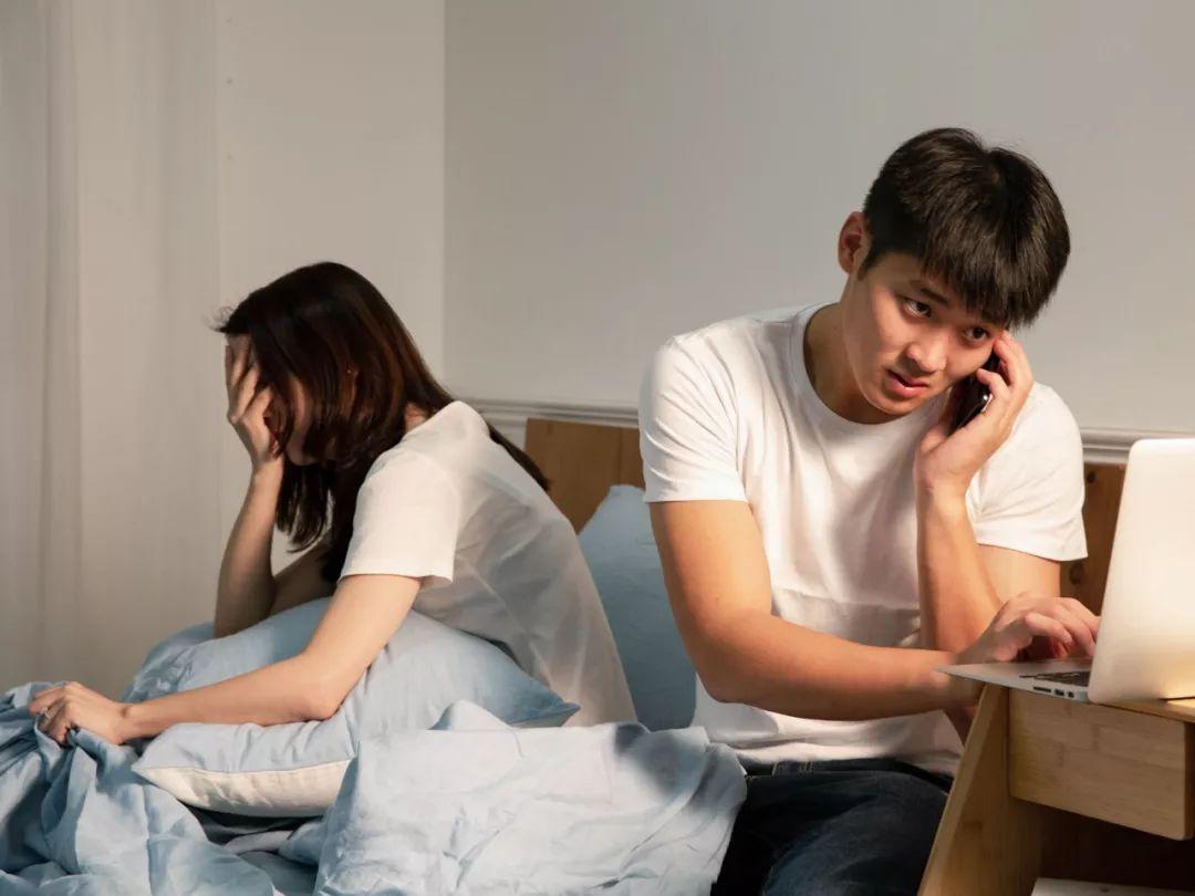 广西，女子已婚并有一男孩，在婚约存续期内出轨未婚男子，两人还共同生活了1年多，在