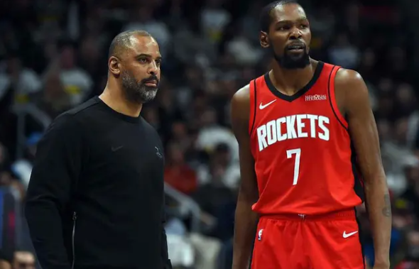 休斯顿火箭领跑字母哥争夺战管理层看样子是放弃本赛季了，打到哪儿算哪儿，休赛期