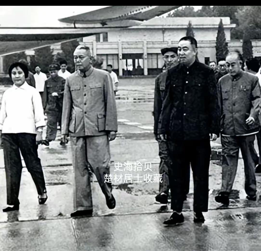 1976年春天，首都机场罕见迎来5位国家领导人，这阵仗背后藏着啥深意？老照片
