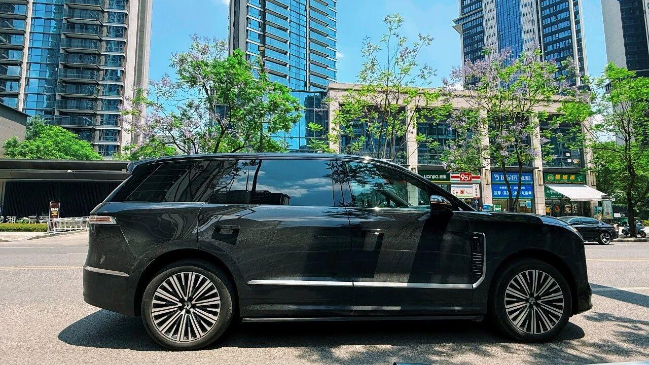 蔚来ES9款型解析：一张高净值人群精准画像在50万-70万元行政旗舰SUV市场，