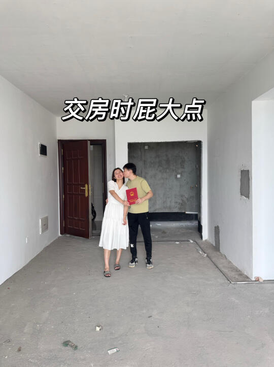 63不大，装修不贵，但是干净舒服