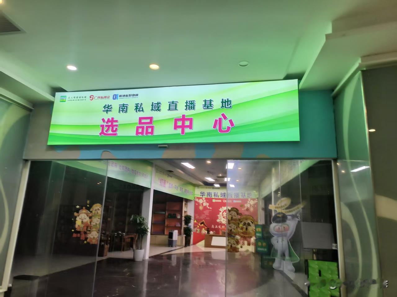 很多人做中医馆，一直是盯着老中医，认为老中医的经验技术没有办法复制，这一点显然是