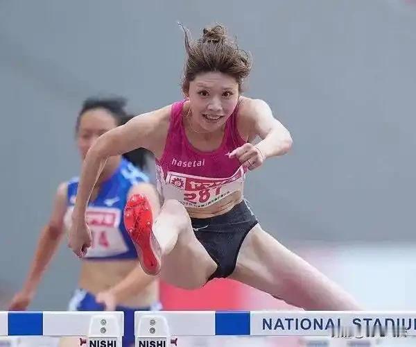 日本跨栏女神中岛瞳8月15日，福井田径之夜，日本选手中岛瞳在女子100米栏决赛