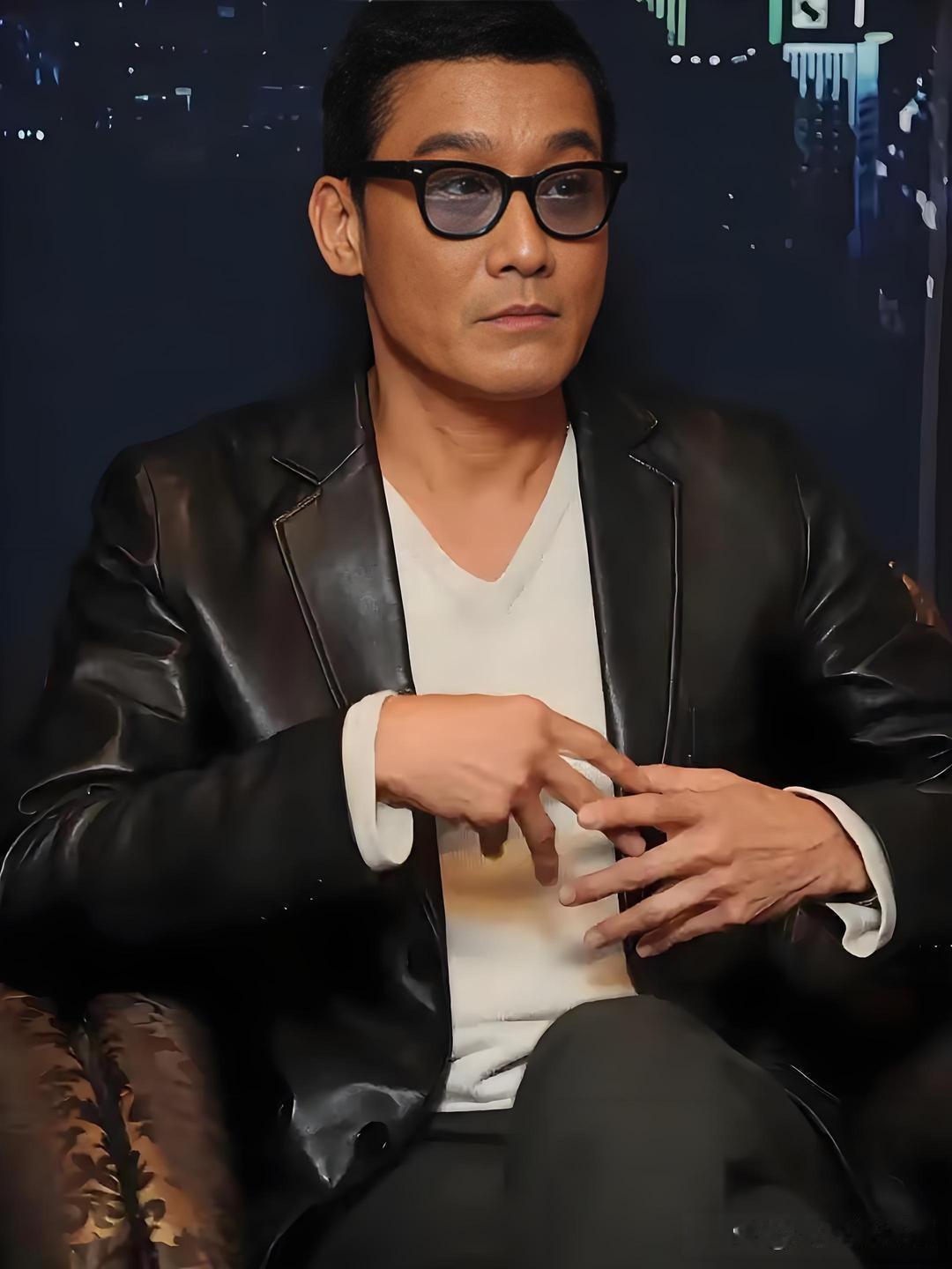 梁家辉这段话，最近又被翻出来刷屏了。视频里他说：“内地的朋友，如果来香港，你们会发现，老师、医生、科