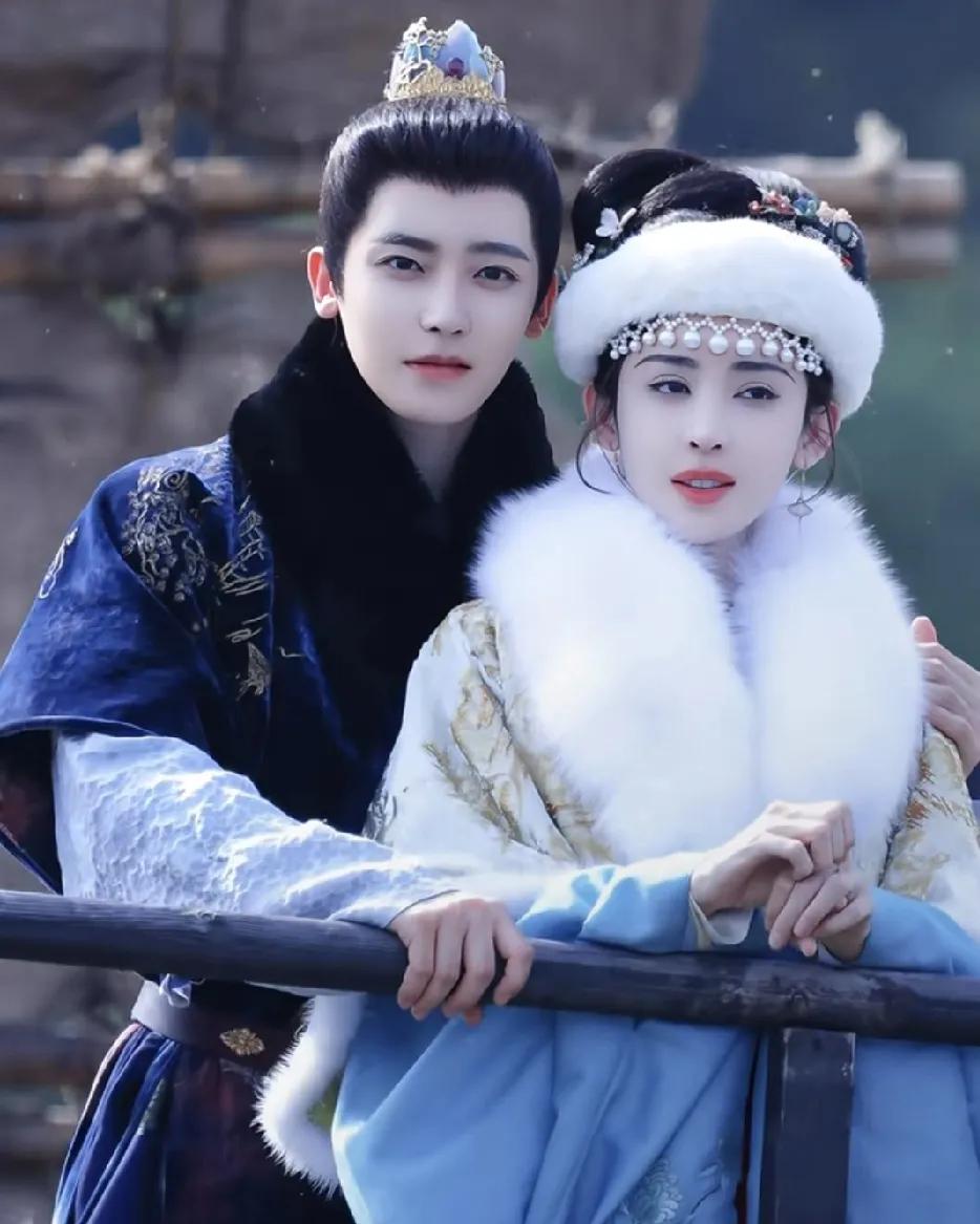 于正欣赏娜扎，直接给她演个女主。但娜扎粉真别犟，在演技上真比上谭松韵，偏偏这两