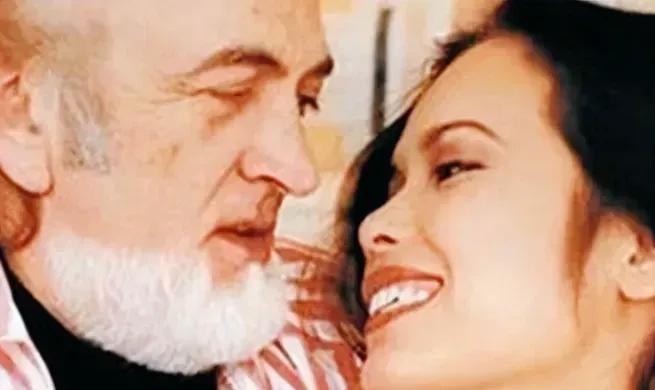 1985年，相声大师侯耀文抛弃发妻刘艳，和韦唯同居！这段在改革开放初期的感情抉择