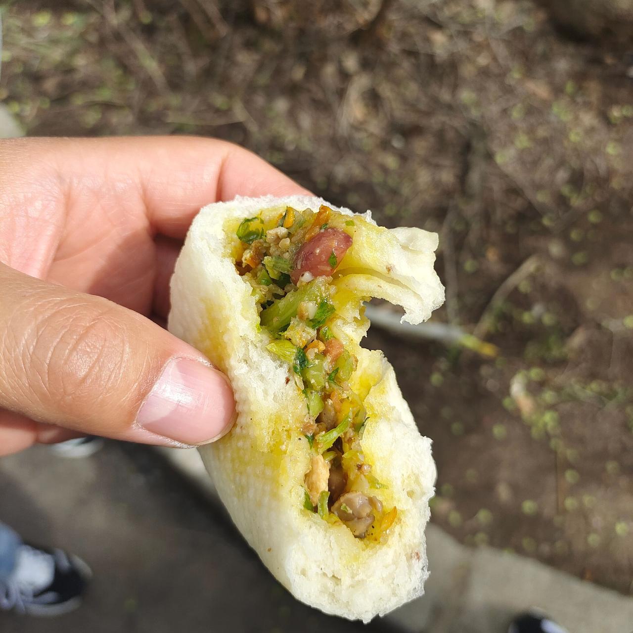 鞍山之行，千山上排队半小时的包子，本地特色蛋白奶，热面，酸甜口的烧烤，不错！鞍山