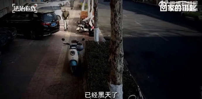 谁懂老人走失家属的崩溃瞬间老人走丢是让每个家庭都绝望的一件事，不过现在有一个“