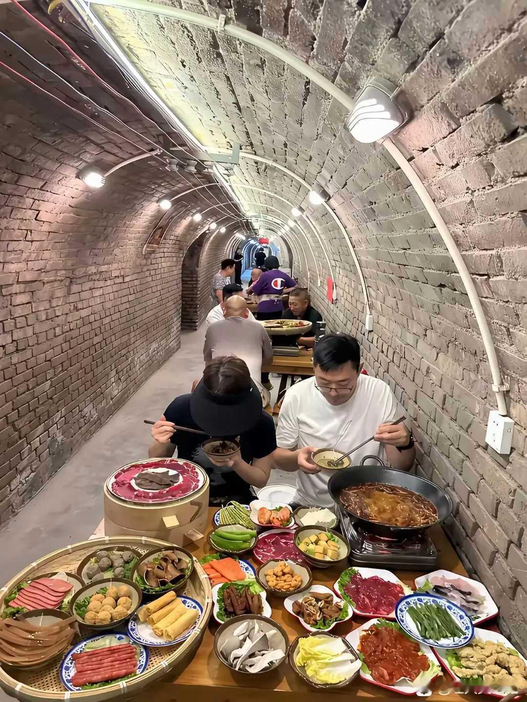 你们能猜出来这是哪里的自助餐吗？