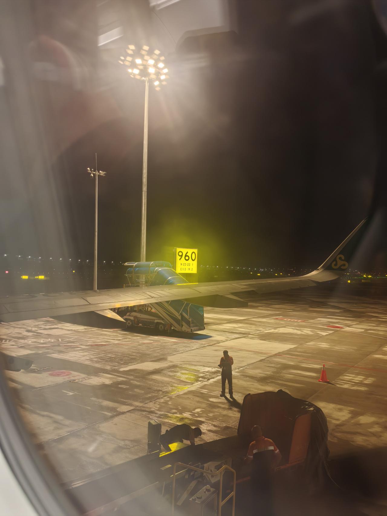 人生体验之广州飞深圳，猜猜要飞多久到？[微笑][微笑]