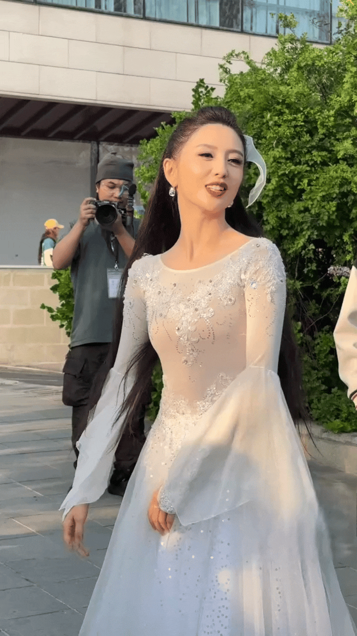 佟丽娅真的好美好仙啊！她现在都专注于事业，什么时候能像她的好姐妹董璇一样找到幸福