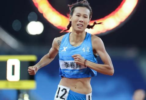 李春辉太猛了，从第5升至第2晋级亚运会女子800米决赛！北京时间9月28日，亚