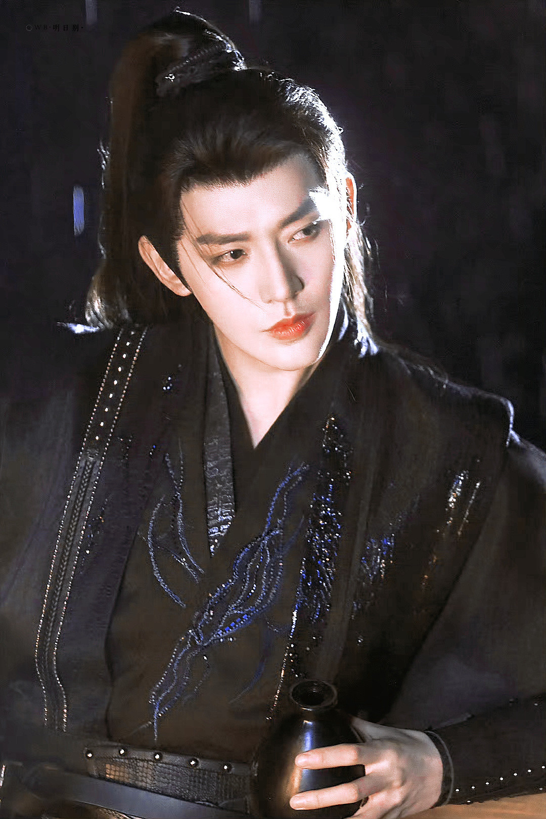 尖叫之夜青春喜爱作品评选·邓为爱奇艺尖叫之夜镜头之内，他是故事感满满的剧中人；