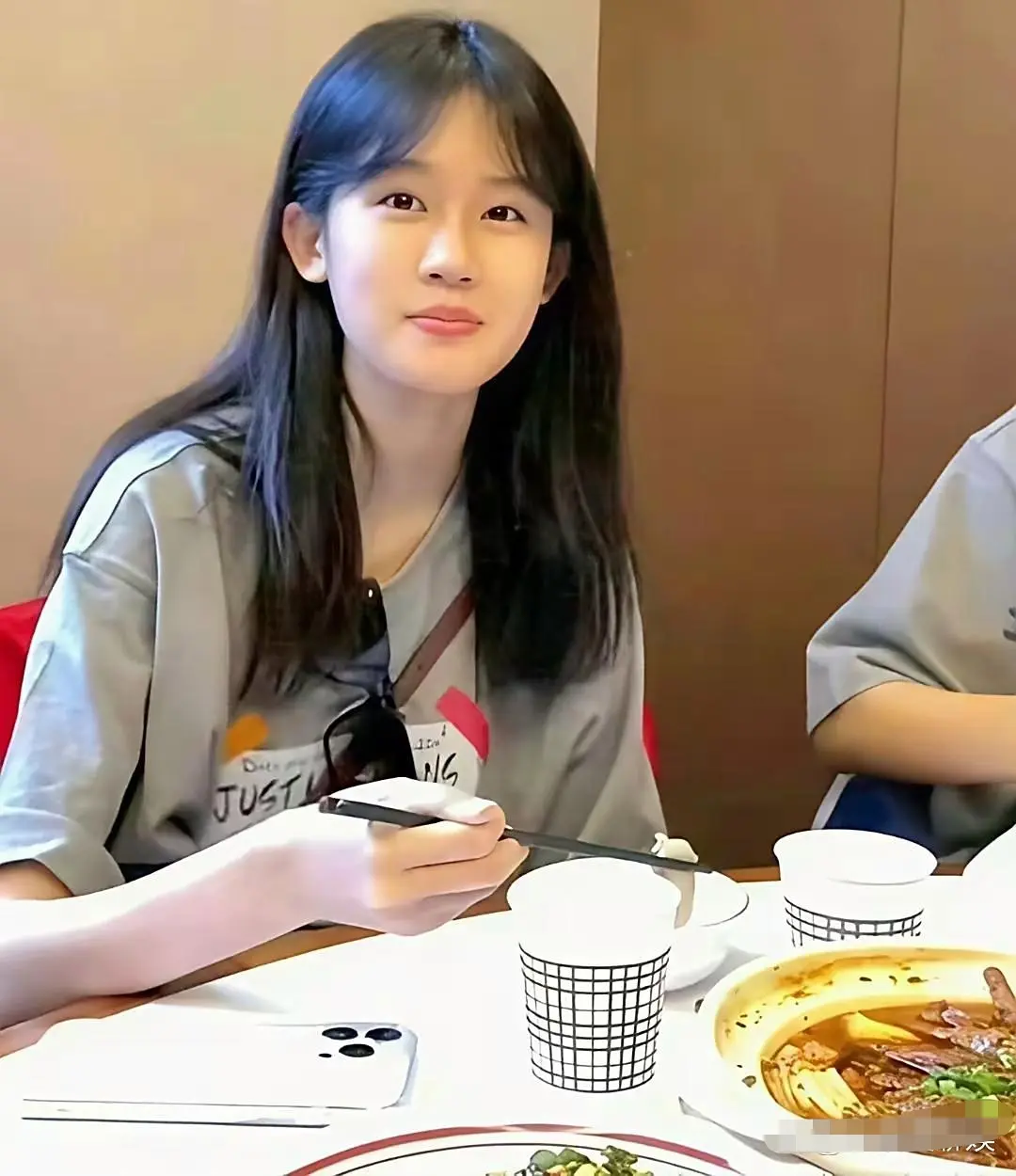 陆毅和鲍蕾也太会养了，贝儿真是越大越美啊！