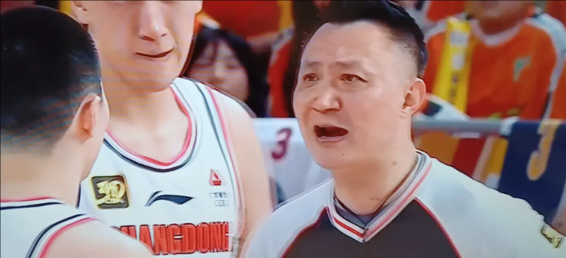 杜润旺的运气要爆棚了，运气来了挡不住。目前国家队前锋线，张镇麟伤了，退了；曾凡博
