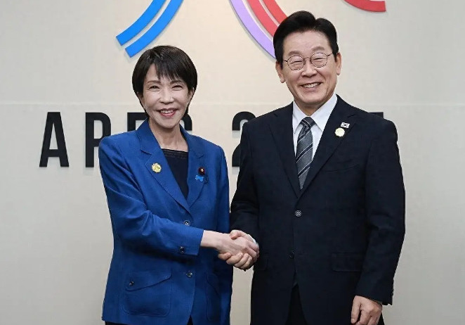 韩国11月对华出口猛涨，高市早苗这下子不吭声了！2025年11月，韩国整体出口额