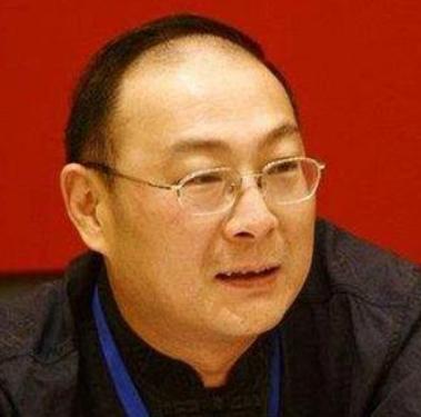 金灿荣教授10月10日发布视频，语重心长地表示，"中国贸易顺差太高不是好