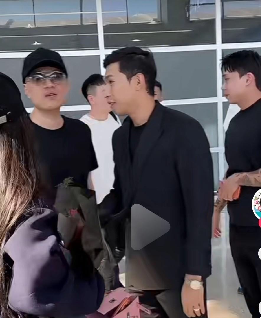 T佑给最大画面！出动多辆豪车亲自迎接枷柏、刘二狗一行人！