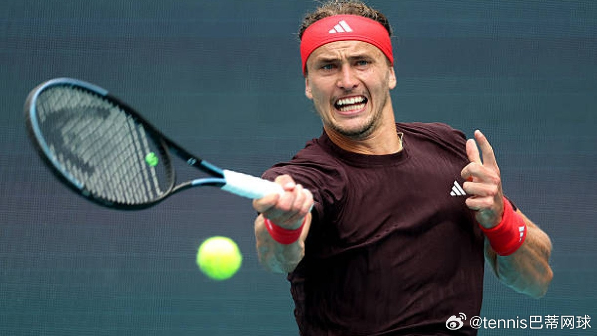 🇩🇪兹维列夫坚持他正在转向更具进攻性的网球风格：“我正在成为我想成为的那种极