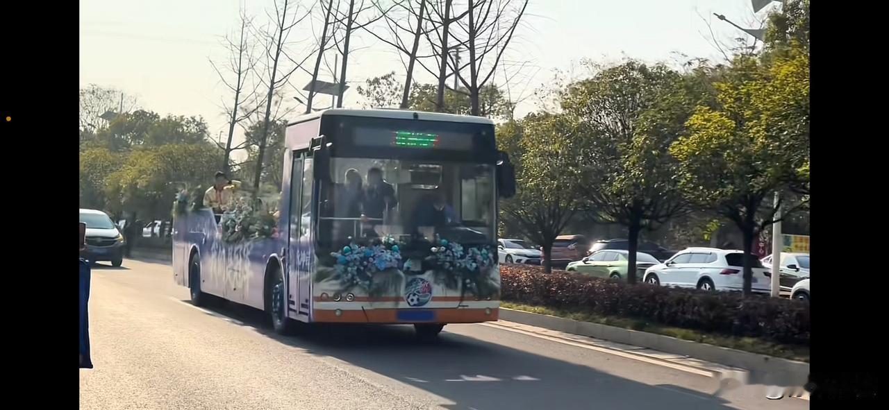 湘M，真的别太过分了！不就是靠一点侥幸拿了个冠军，就这般大张旗鼓地庆祝？所幸