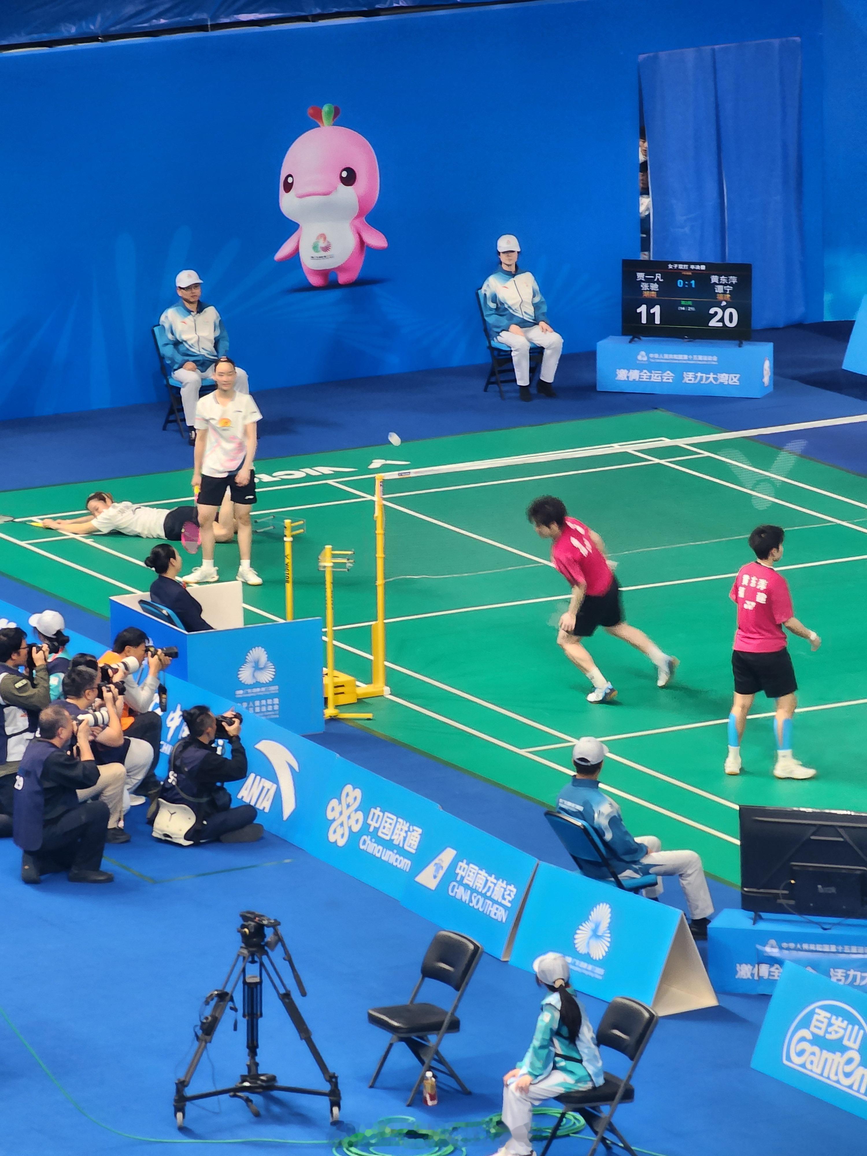 女双半决赛贾一凡/张驰(湖南)14-2111-21黄东萍/谭宁(福建)