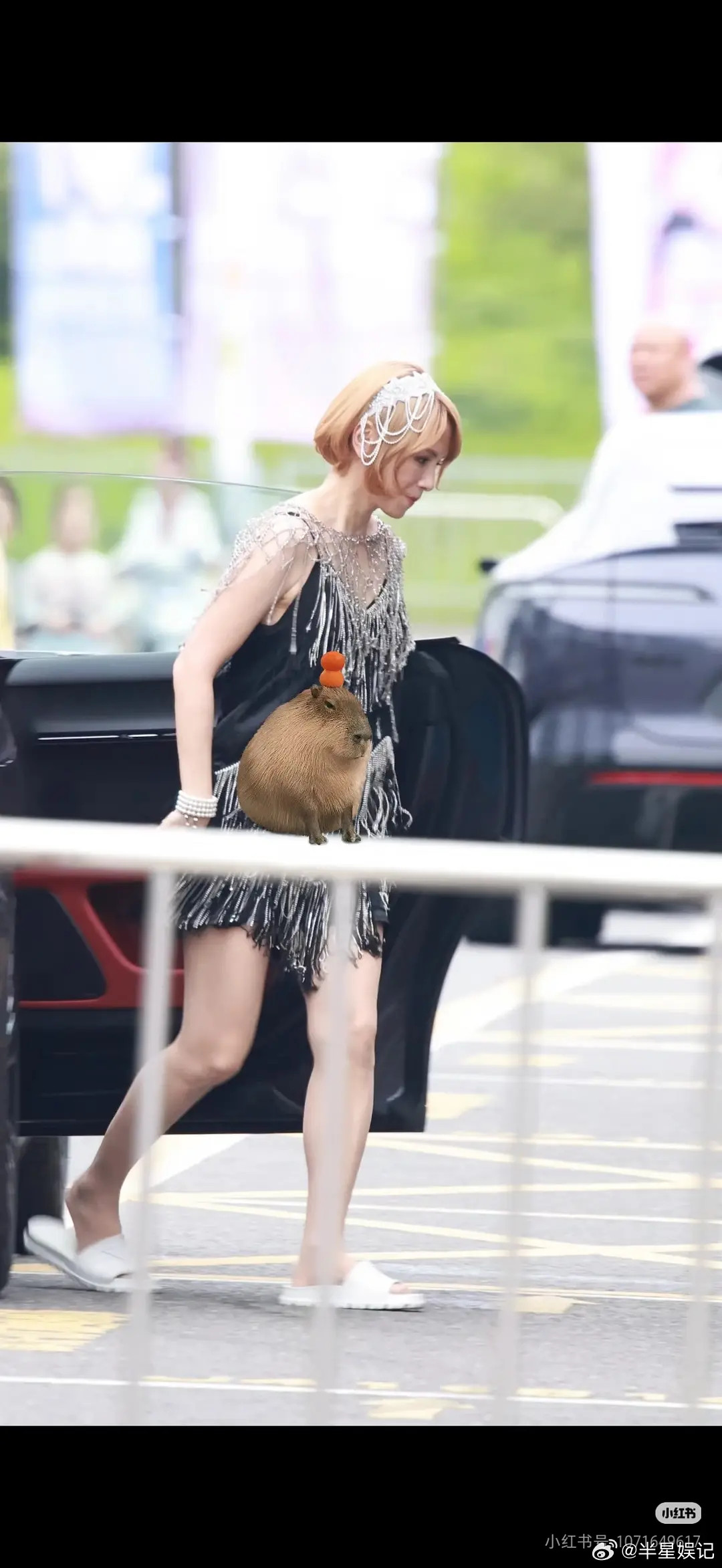 李心洁这衣服未免也太丑了
