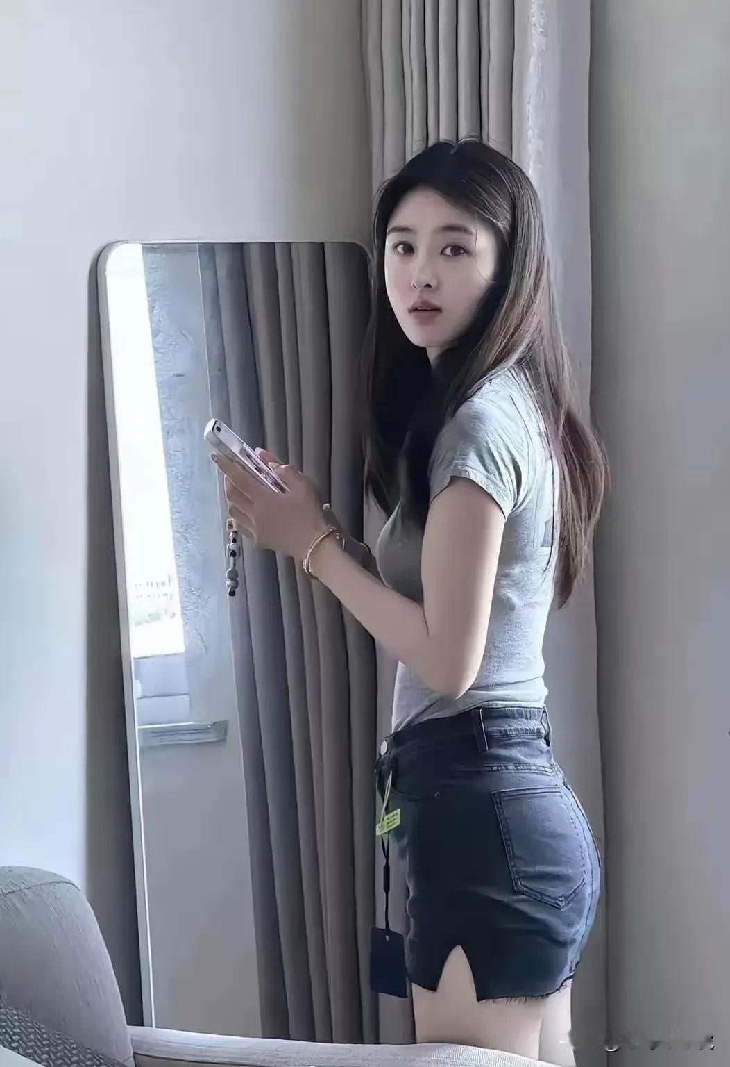 不懂就要问，为什么大部分女生穿裤子不用系皮带？不会掉么？