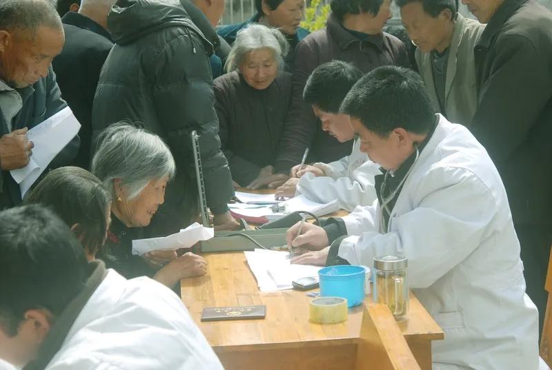 我国‌老年艾滋病患者‌激增。根据最新的统计数据，老年艾滋病患者占比近十年从22