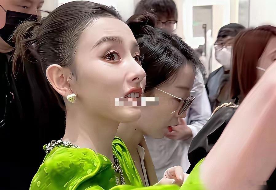 怪不得宋祖儿瘦成杆圈内化妆师早就爆过：女星节食到肠胃烂掉，一张嘴全是味儿