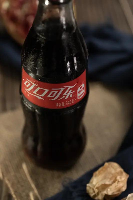有可乐、果汁、白开水，你喝哪种？我选白开水！说可乐、果汁好的人，