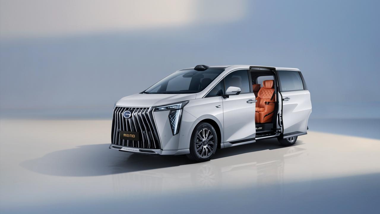 广汽传祺向往M8宗师有更豪华的座舱！去看车时，销售员给我们说的第一句话就是这句话