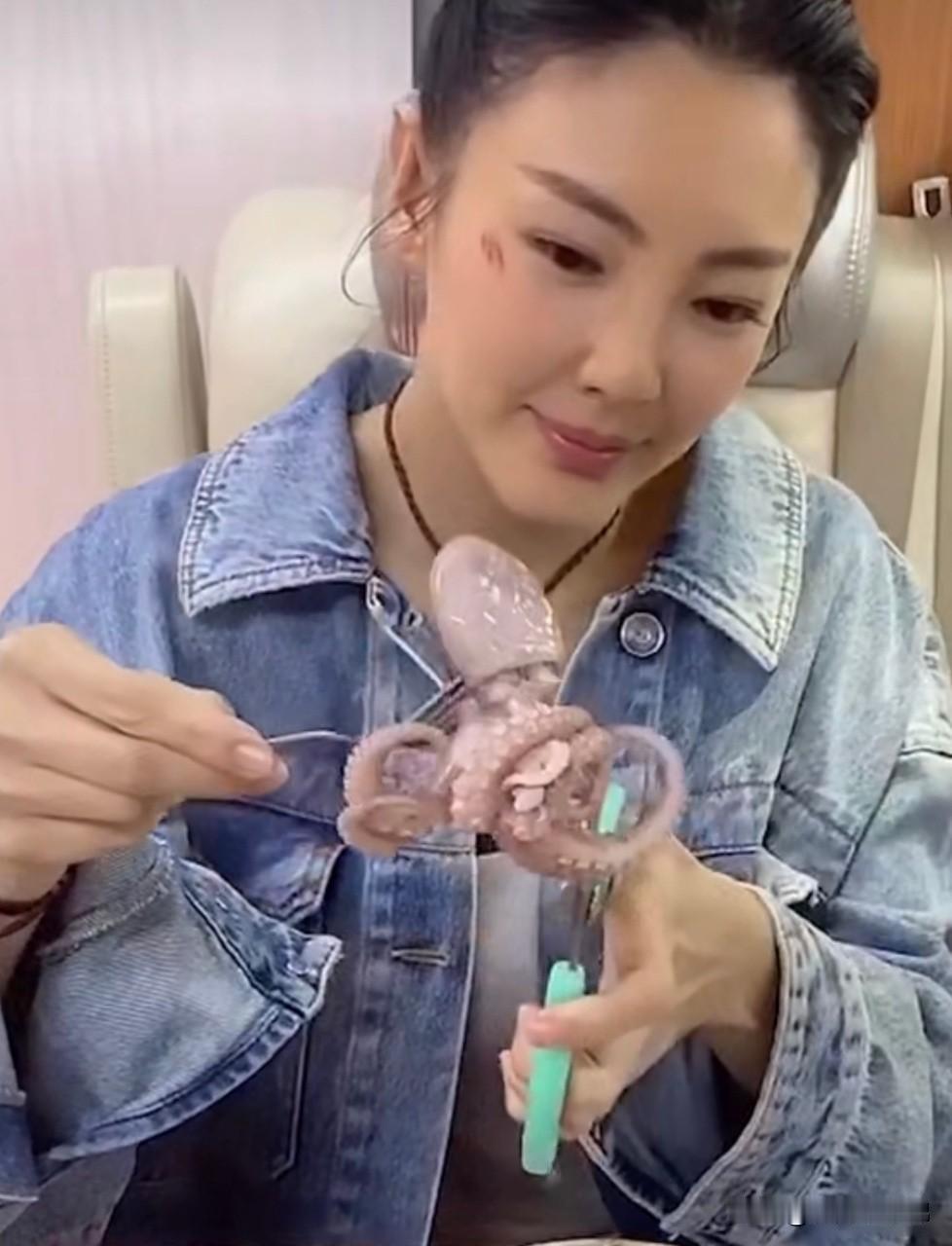 律师都要跑路了，张雨绮这是被变相实锤了吗？当时两个给葛晓倩打电话的律师，今天被爆