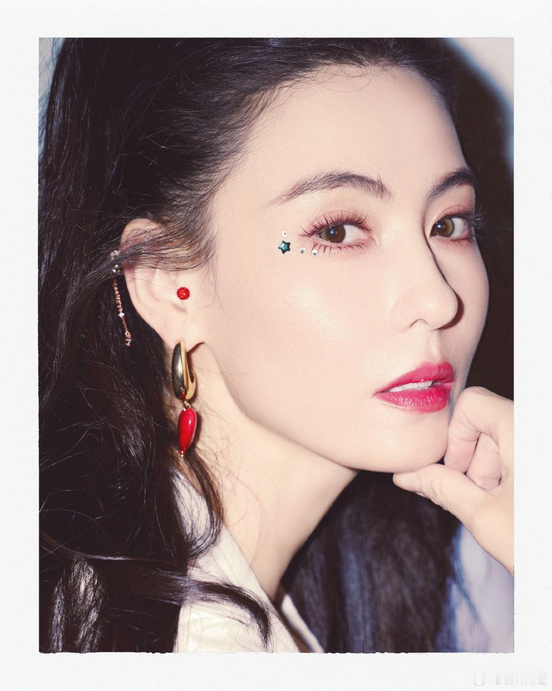 律师解读张柏芝合约纠纷案律师谈张柏芝法庭表现张柏芝与前经纪人余毓兴的合约纠纷