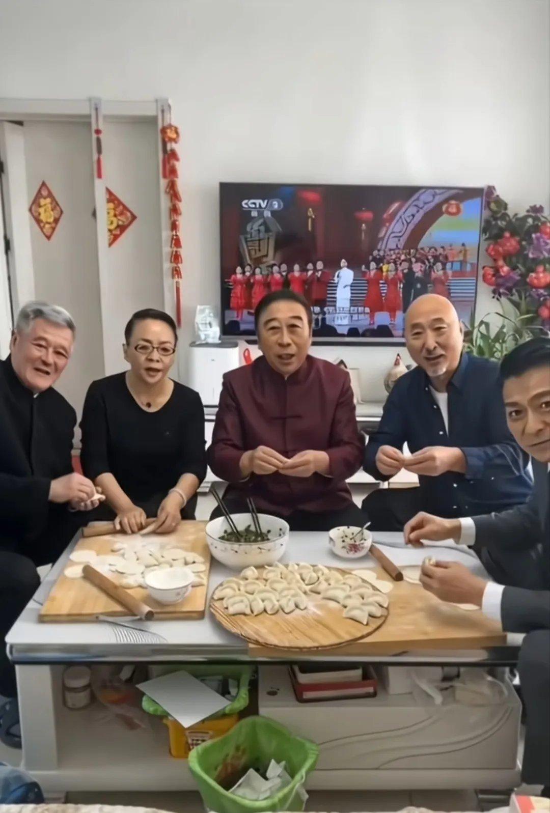 春晚最强“包饺子天团”！赵本山宋丹丹陈佩斯同框，刘德华现身太惊喜2026年
