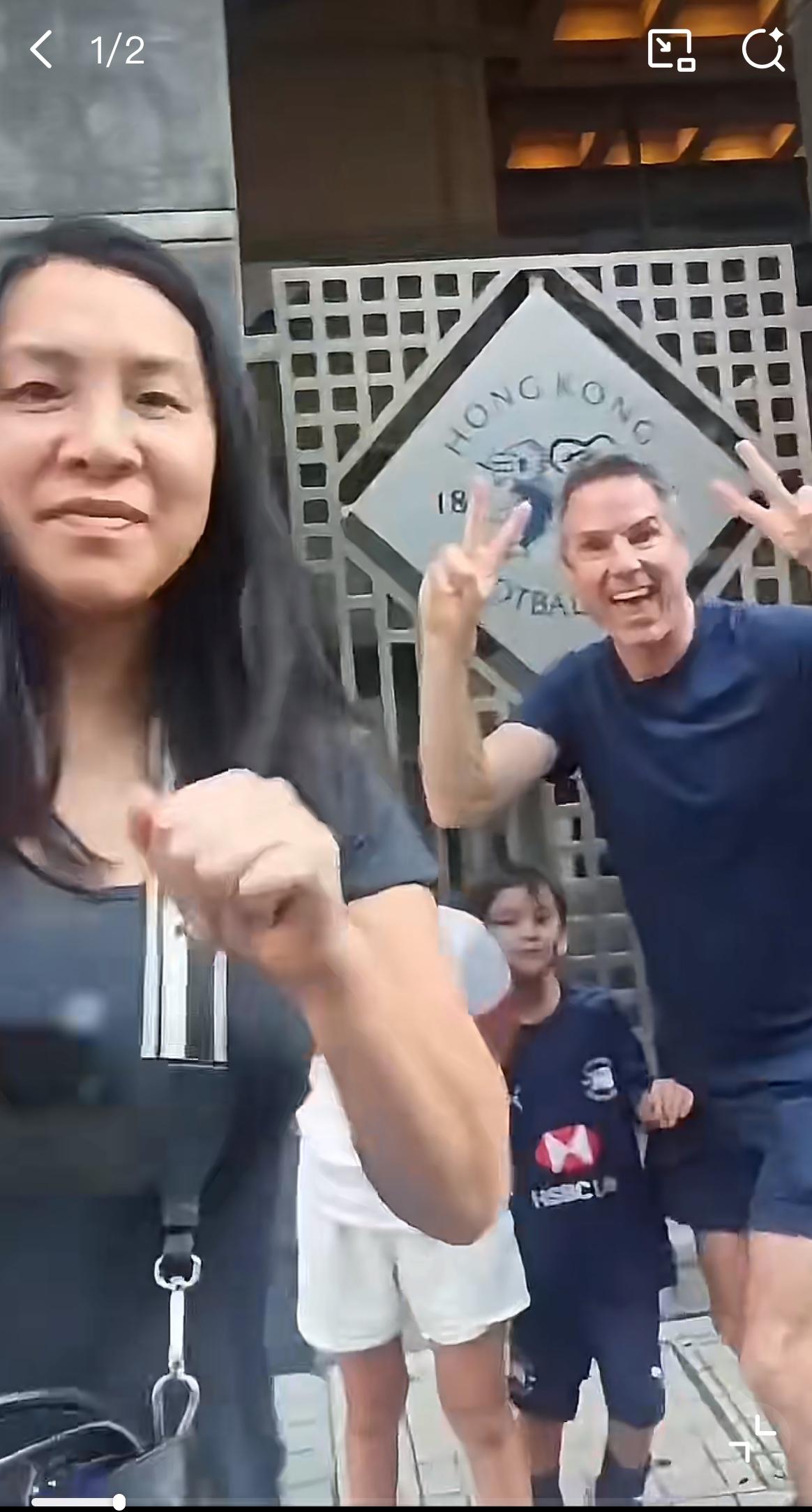 香港一名老外和他的香港老婆疯狂挑衅辱骂网约车司机，疑似车上没有给他们配备儿童安全