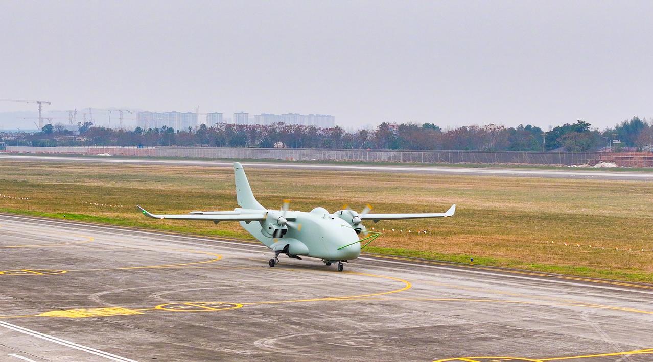 年前邻居给我讲过彩虹YH-1000S的故事：飞机引擎在起飞和爬升阶段需要全功