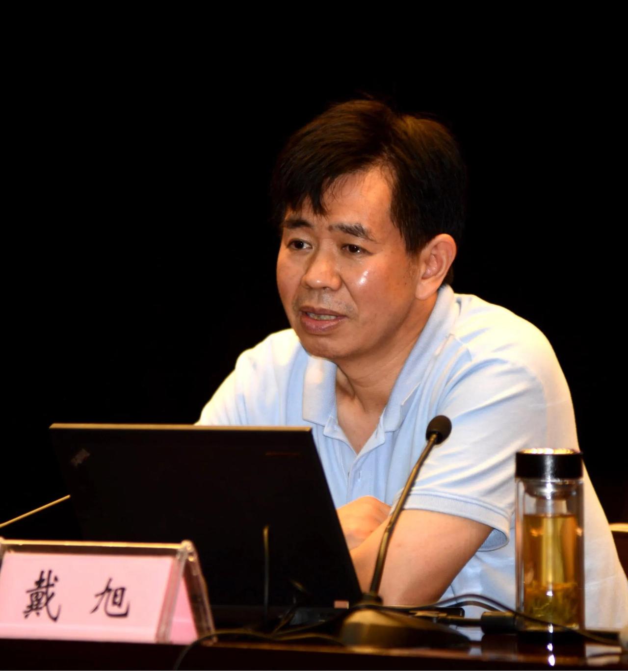敌人炮管都怼脸上了，我们还在翻书查“谁先动手”？戴旭这番话，把百年遮羞布都扯下