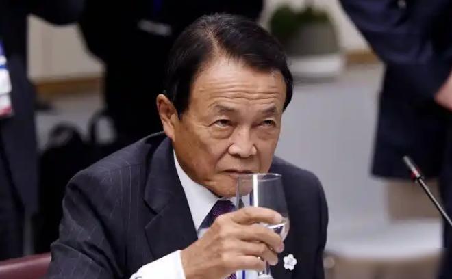 高市早苗撑不住了，党内倒戈暗流涌动，中日关系悄然换挡高市早苗当上首相才几个月