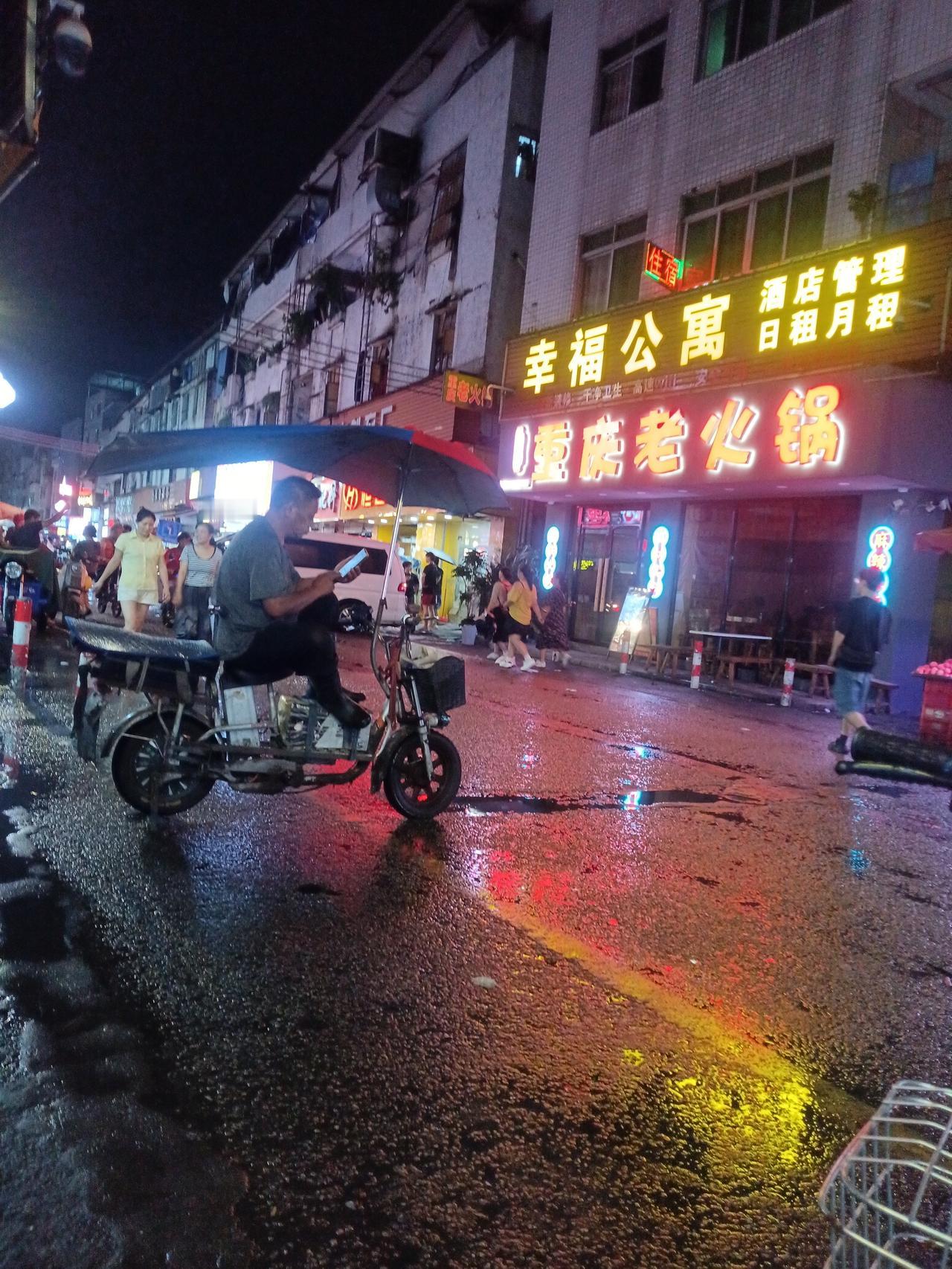 广州海珠区桥南新街街道尾，这里离新滘中路非常的近，就在旁边过去几十米。这