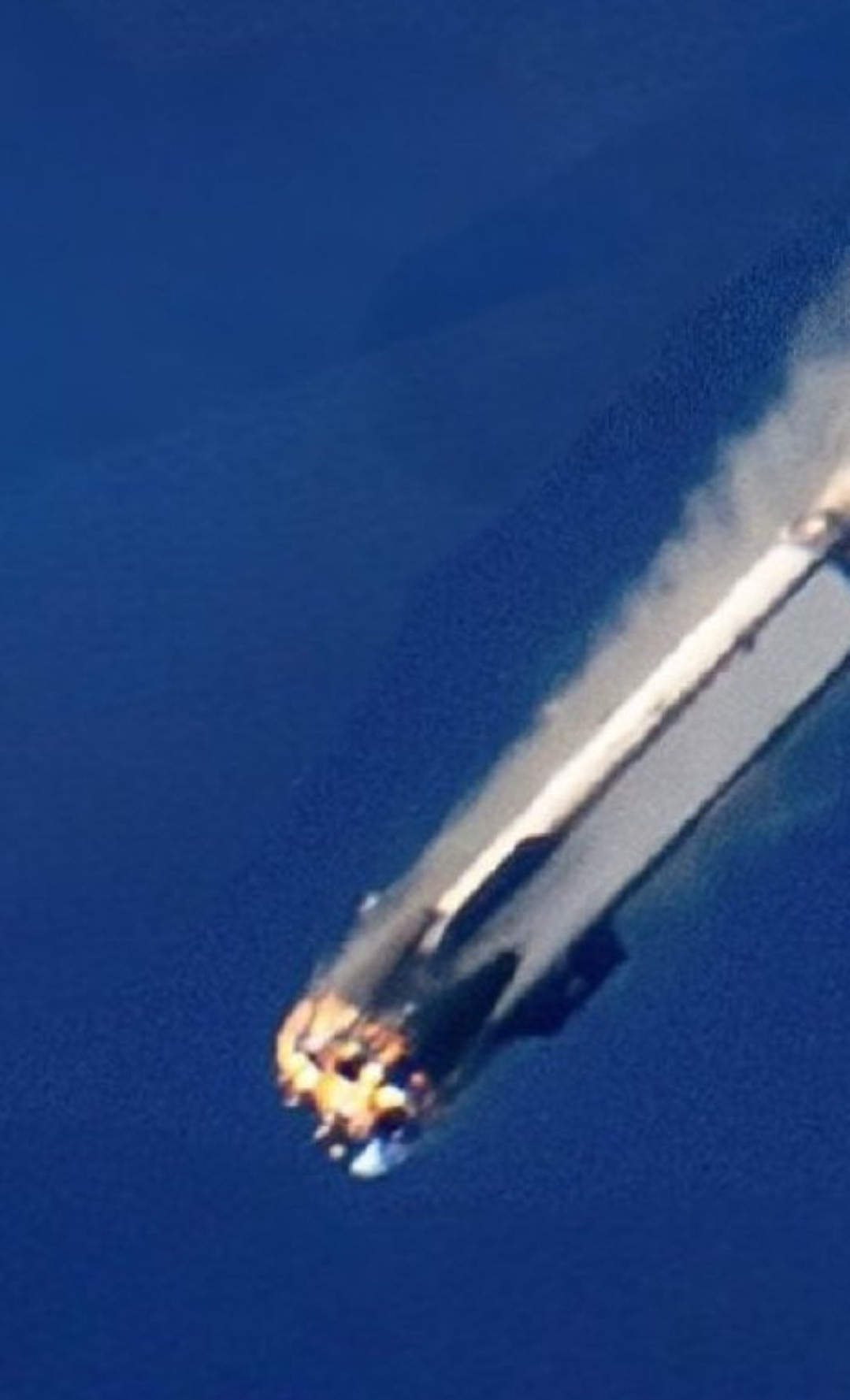 长征十二号甲长征十二号甲火箭一子级图像，发动机机舱故障着火?泄露图:见水印