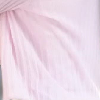 无风渡口｜微小说苏晏辞掉城市当中的工作之后，搬到河畔边上的公寓。楼层不高，推开落
