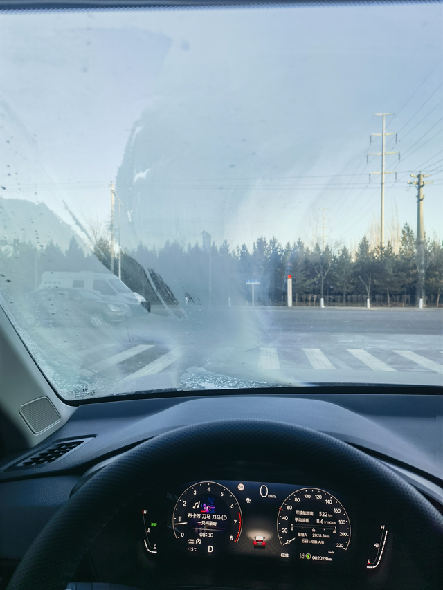 新款CRV驾驶室前面全是雾，吹不散。设计缺陷