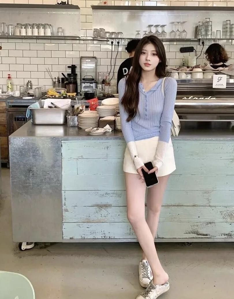 街角的小店藏着慵懒的时光，一杯饮品，一份松弛，就是今日份的小美好