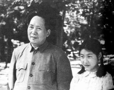 1947年，毛泽东收到一封俄文来信，信中写道：“大家都说我是您的女儿，可我自己并