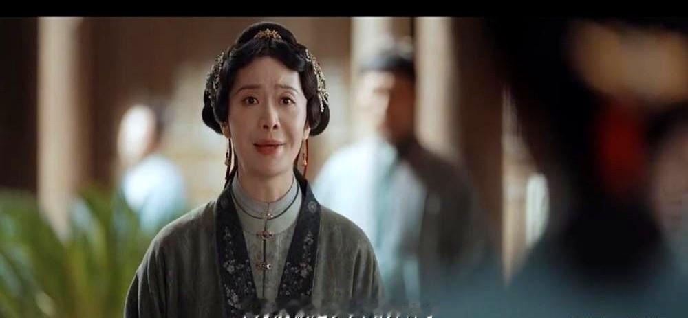 宁可收益暴跌，也要把你拖下水。《家业》里杨斯演的田绛月，真是把“得不到就毁掉