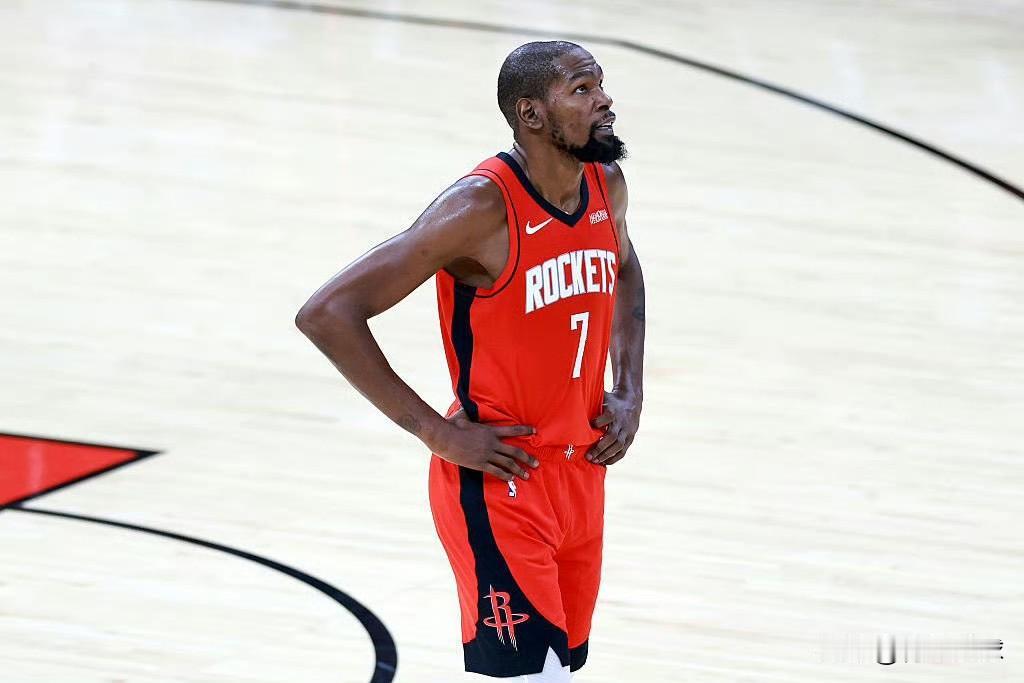 自己人都看不下去了！在被鹈鹕队大逆转翻盘后，火箭队被推上风口浪尖。跟队记者L