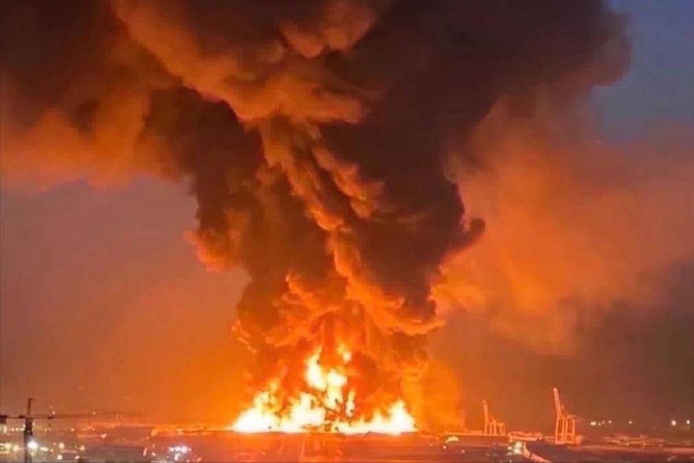 看来伊朗的打击已经无所顾忌了，根据相关报道，伊朗发射的无人机，直接击中了以色列“